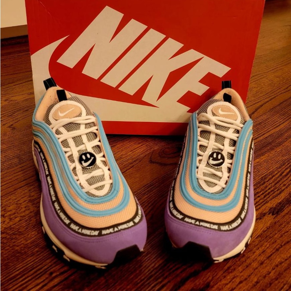 Nikes air max “Have a Nike Day
